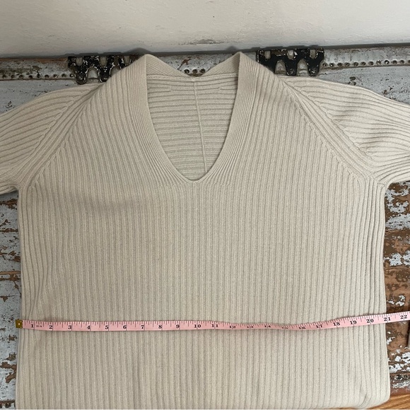 Vince Wool And Cashmere Sweater - Picture 9 of 11